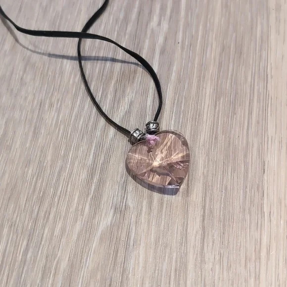 Elegant Black and Pink Heart Pendant Necklace - Picture 7 of 7